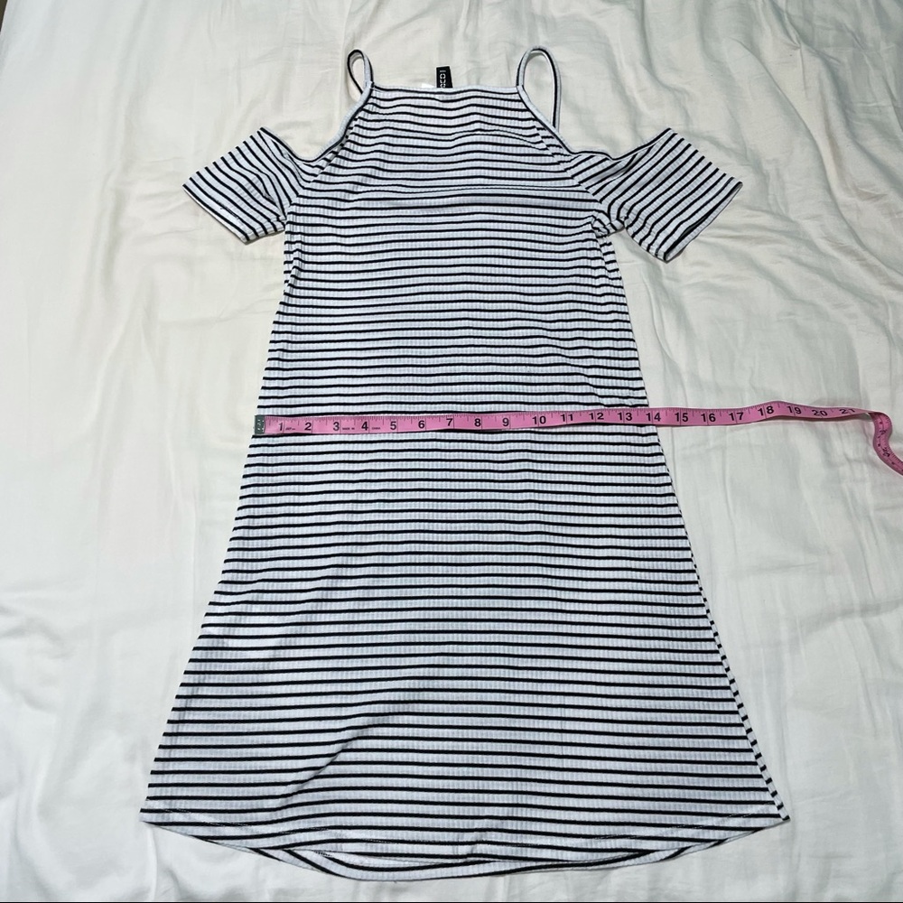 ‼️ BLACK & WHITE STRIPED H&M COLD SHOULDER DRESS - Picture 10 of 11
